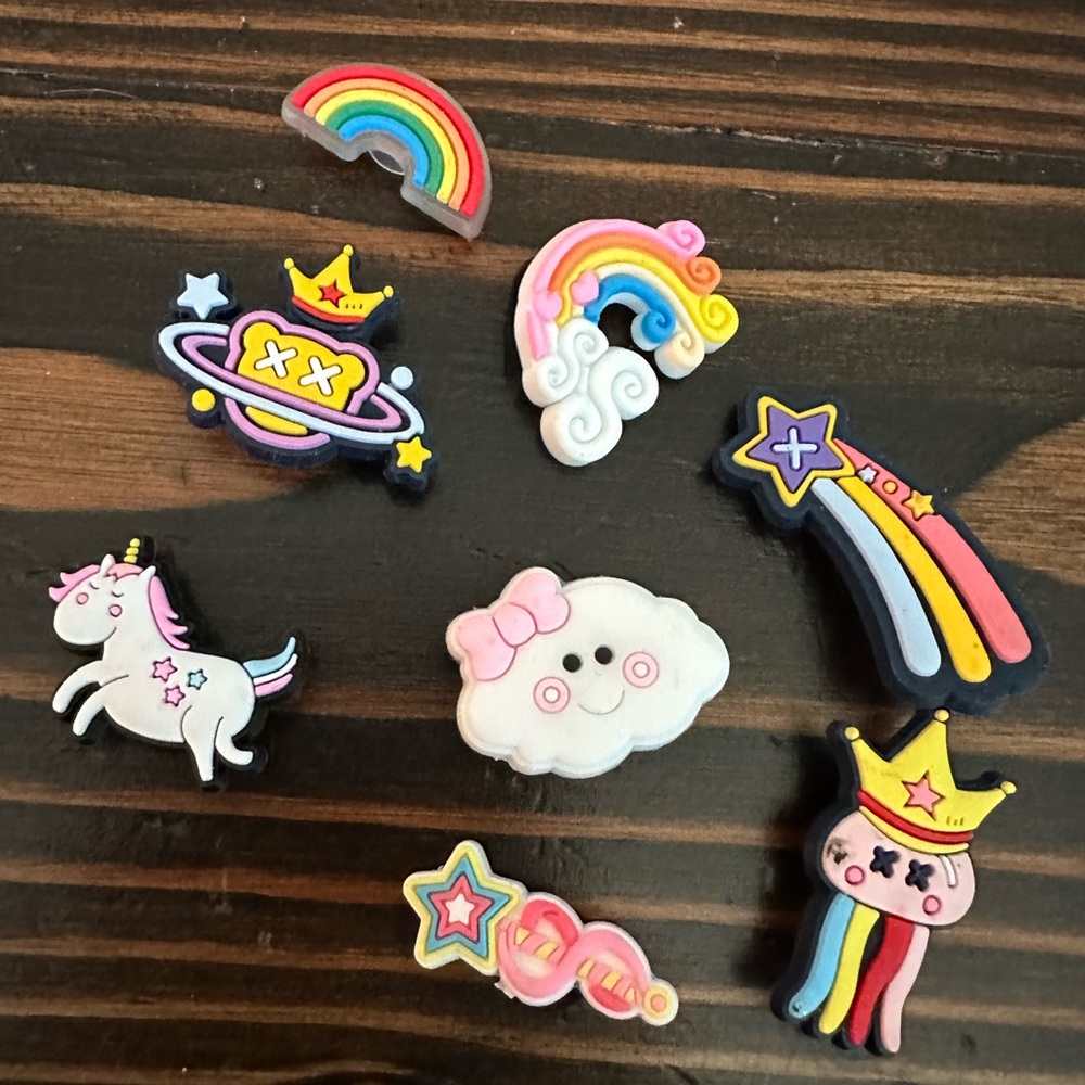 8 croc Charms